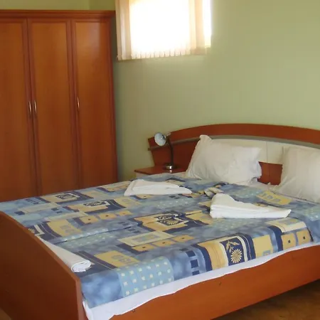Guest house Kaliopa 3*